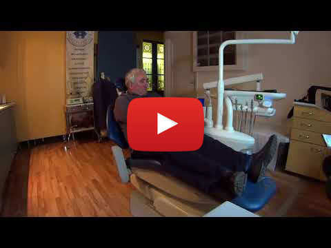 Ivanov Iván páciens a fogorvosi székben