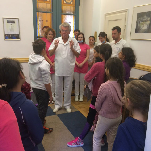 Rászoruló gyerekek fogászaton